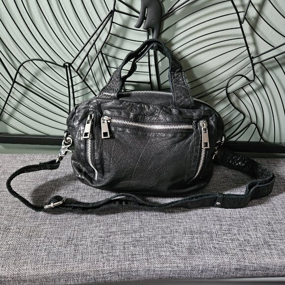 Núnoo | Washed Black Leather Crossbody Bag - Picture 1 of 13